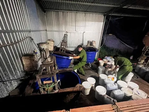 Triệt phá cơ sở nghi sản xuất phân bón giả quy mô lớn ở Lâm Đồng