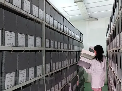 Đề xuất mức xử phạt với hành vi vi phạm quy định về sử dụng tài liệu lưu trữ