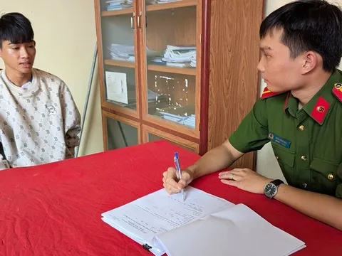 Tạm giữ nam thanh niên cướp tiệm vàng ở An Giang