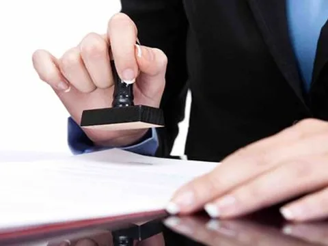 Trên 18 tuổi có được nhận làm con nuôi?