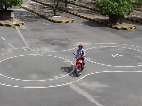 Tiêu chuẩn của cơ sở đào tạo lái xe mô tô từ 1/9/2025