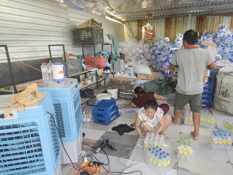 Dùng axit sản xuất giấm ăn giả, mỗi ngày tung ra thị trường hơn 1.000 lít