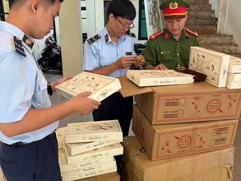 Hà Nội: Phát hiện vụ buôn bán bánh trung thu không rõ nguồn gốc