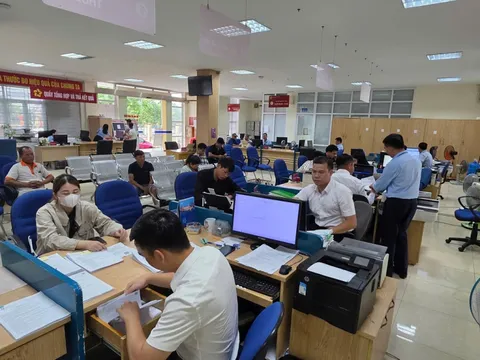 Bộ Chính trị, Ban Bí thư yêu cầu tiếp tục nâng cao hiệu quả hoạt động của hệ thống chính trị và bộ máy chính quyền địa phương 2 cấp