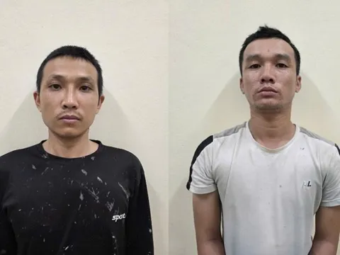 Bắt quả tang 2 đối tượng tàng trữ trái phép chất ma tuý