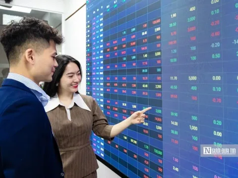 Thủ tướng chỉ đạo triển khai mạnh mẽ công tác nâng hạng thị trường chứng khoán Việt Nam