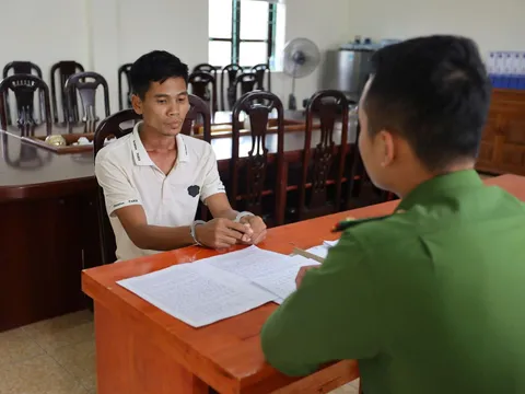 Bắt đối tượng sử dụng công nghệ cao để lừa đảo chiếm đoạt tài sản