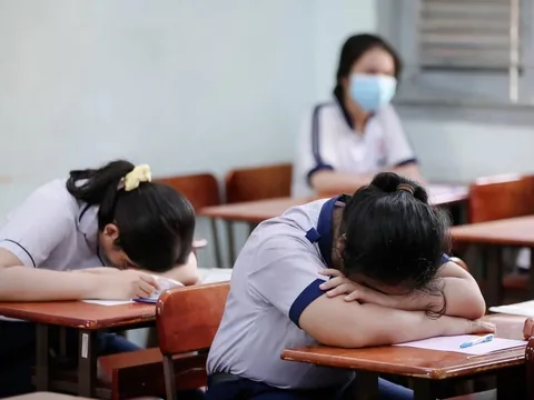 Từ 15/12, phụ huynh cưỡng ép con học tập quá sức bị phạt tới 10 triệu đồng