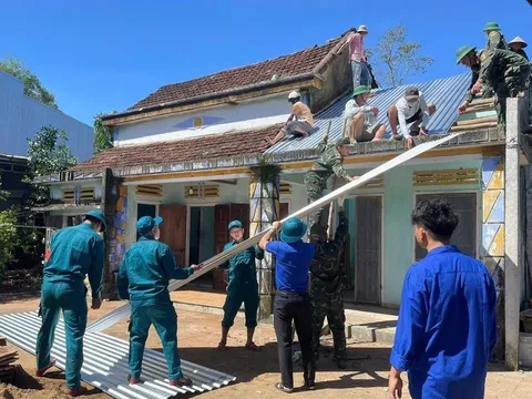 Thủ tướng yêu cầu khẩn trương đánh giá thiệt hại và khắc phục nhanh hậu quả bão, lũ tại khu vực Trung Bộ