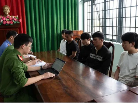 Bắt giữ 8 đối tượng đòi tiền bảo kê ở hội chợ