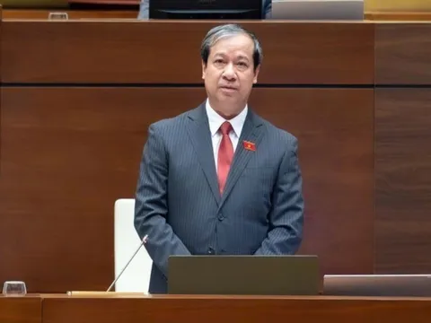 Bộ trưởng GD&ĐT: 'Nhiệm vụ đối với nhà giáo rất vẻ vang nhưng cũng rất nặng nề'