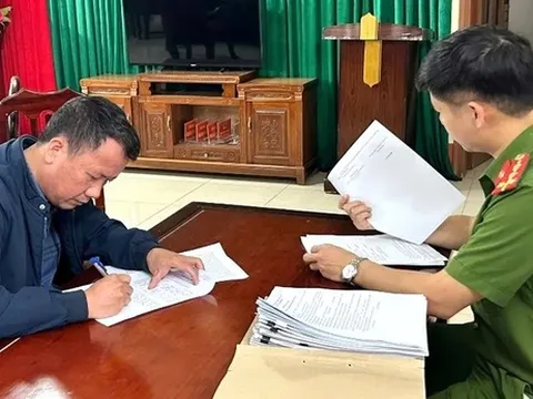 Khởi tố, bắt tạm giam nguyên cán bộ địa chính xã vì nhận hối lộ