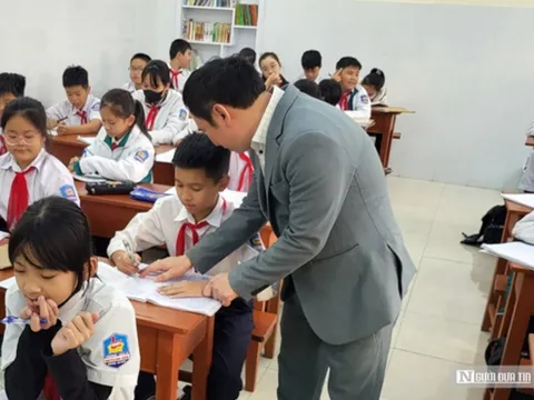 Tri ân thầy cô - Người đánh thức ánh sáng