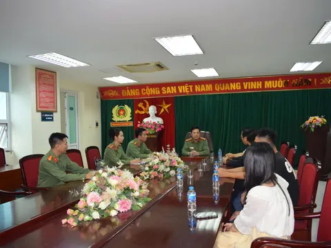 Xử phạt Công ty và người nước ngoài làm việc không có giấy phép lao động