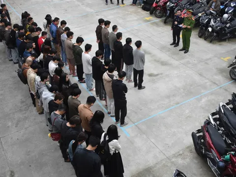 Triệt phá đường dây vận hành loạt website cờ bạc trực tuyến xuyên quốc gia