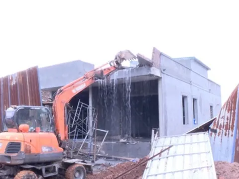 Bộ Xây dựng trả lời kiến nghị tăng mức phạt, có thể hình sự hóa vi phạm về đất đai, trật tự xây dựng