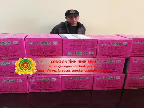 Bắt quả tang đối tượng tàng trữ, vận chuyển trái phép 38kg pháo nổ