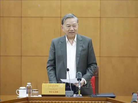 Thực hiện chế độ, chính sách đối với người có công phải đầy đủ, kịp thời, tuyệt đối không đùn đẩy trách nhiệm