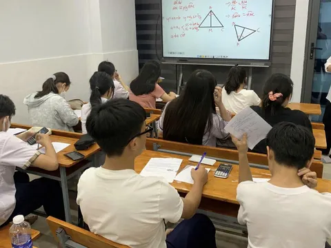 Giáo viên dạy kèm miễn phí tại nhà có cần làm thủ tục gì không?