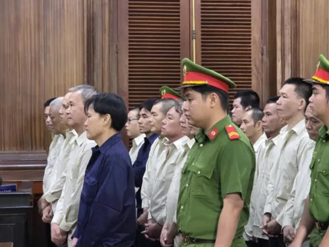 Vụ buôn lậu 1,7 triệu lít xăng dầu: Ông chủ Saigon Transco bị đề nghị 13-14 năm tù