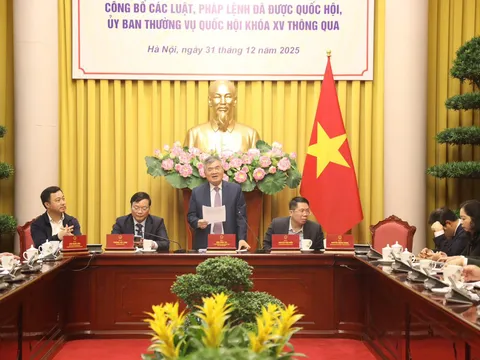 Công bố Lệnh của Chủ tịch nước về 14 luật và 1 pháp lệnh