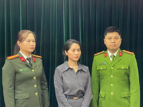 Vụ hủy show ‘Về đây bốn cánh chim trời’: Nữ giám đốc Công ty Ngọc Việt khai gì?