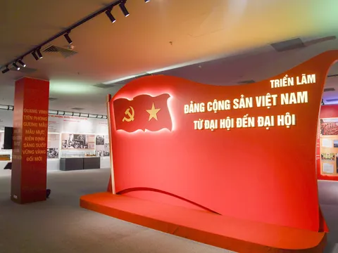 Nhìn lại lịch sử vẻ vang của Đảng thông qua triển lãm các kỳ Đại hội