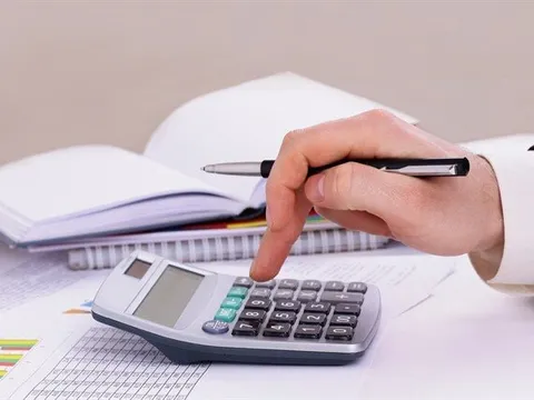 Doanh nghiệp thành lập cuối năm 2025 có được gộp báo cáo tài chính và quyết toán thuế TNDN vào năm 2026 không?