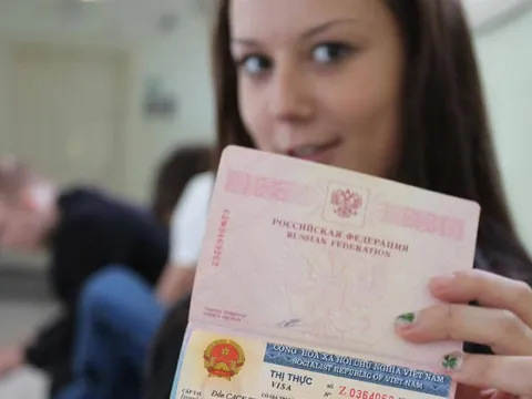 Triển khai miễn thị thực có thời hạn cho người nước ngoài thuộc diện đặc biệt cần ưu đãi