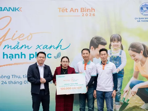 ABBANK trao tặng 100.000 cây quế cho người dân xã Thông Thụ, tỉnh Nghệ An