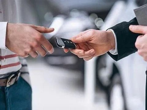 Chủ xe uống rượu thuê người lái hộ cần lưu ý điều gì?