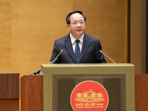 Kiên quyết khắc phục việc chú trọng kinh tế mà coi nhẹ văn hoá