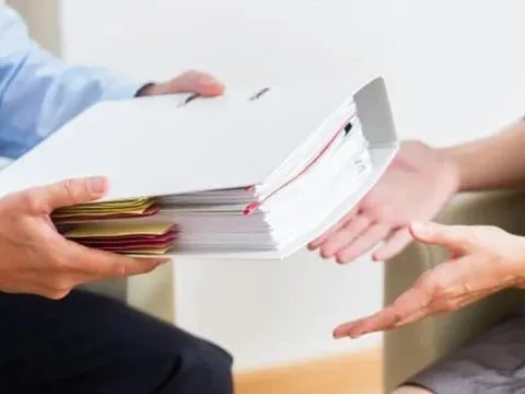 Quy định mới về vận chuyển, giao, nhận và mang tài liệu, vật chứa bí mật nhà nước