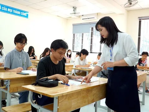 Đề xuất điều kiện, hình thức hợp đồng với nhà giáo hợp đồng toàn thời gian sau khi nghỉ hưu