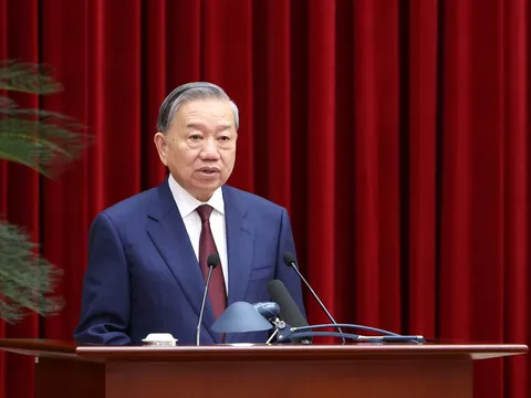 Nhiều văn kiện, nghị quyết quan trọng được thông qua tại Hội nghị Trung ương lần thứ 2