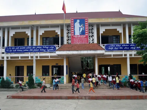 Công an vào cuộc điều tra học sinh có nguy cơ bị mù bị giáo viên đánh