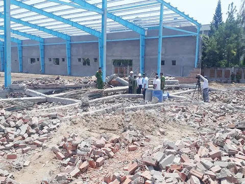 Khởi tố vụ sập tường làm 6 người chết ở Vĩnh Long
