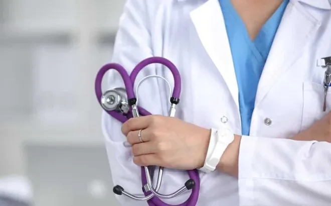 Bác sĩ hợp đồng có được hưởng phụ cấp ưu đãi nghề?
